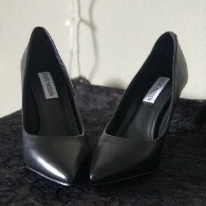 Steve Madden Luiza pumps.